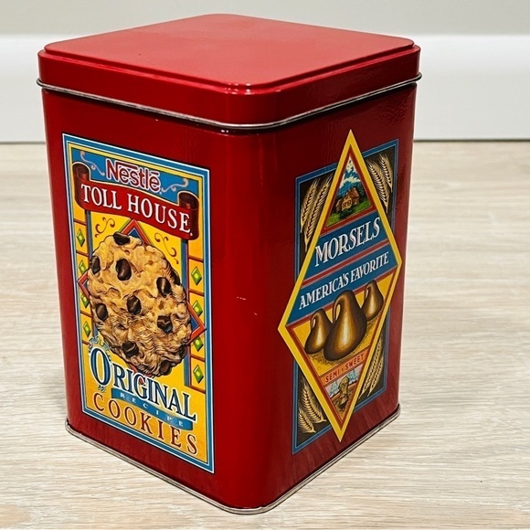 Vintage Nestle Toll House Chocolate Chip Cookies Morsels Limited Edition red Tin - Picture 1 of 9